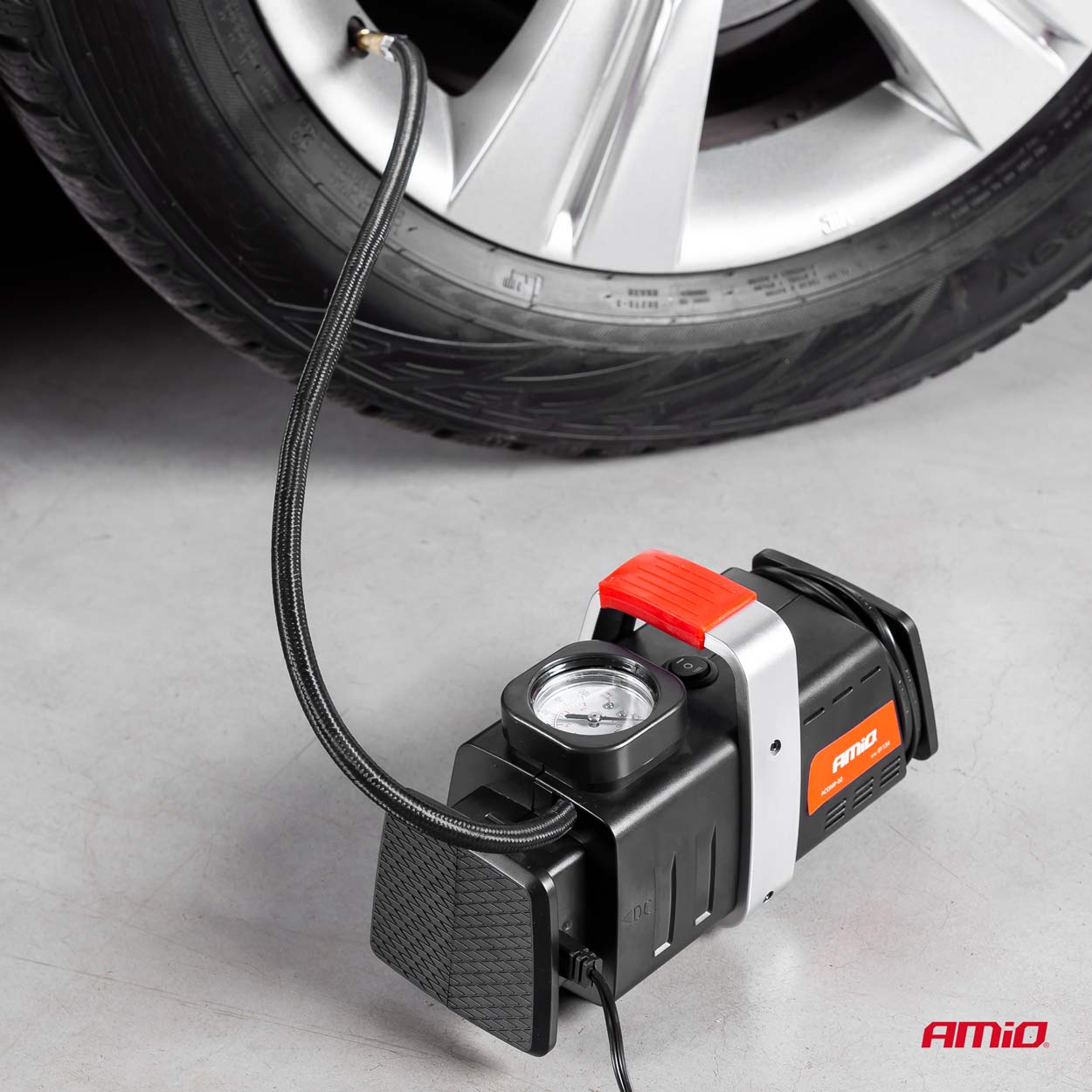 12 V/230 V compressor voor het oppompen