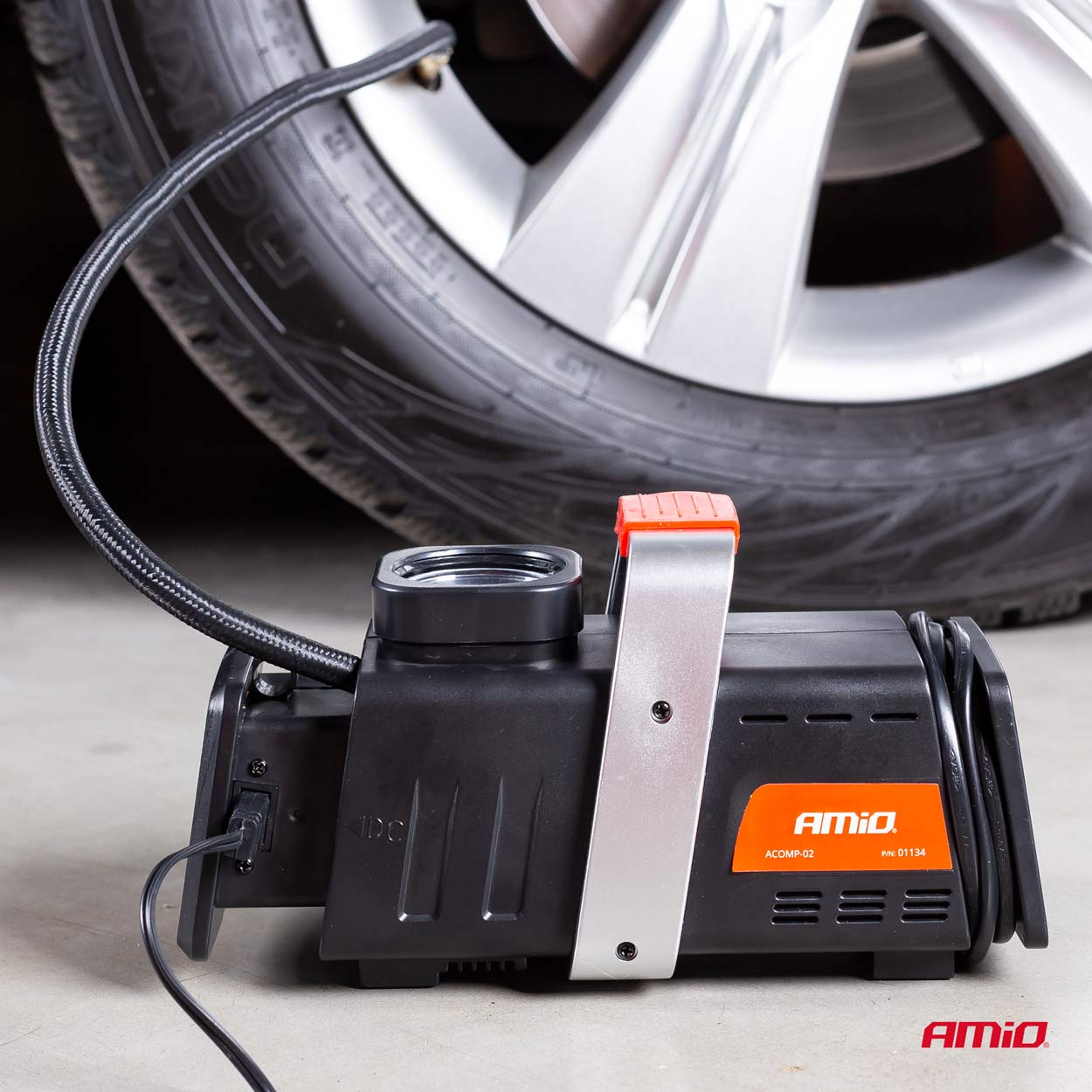 Autocompressor met manometer en accessoires