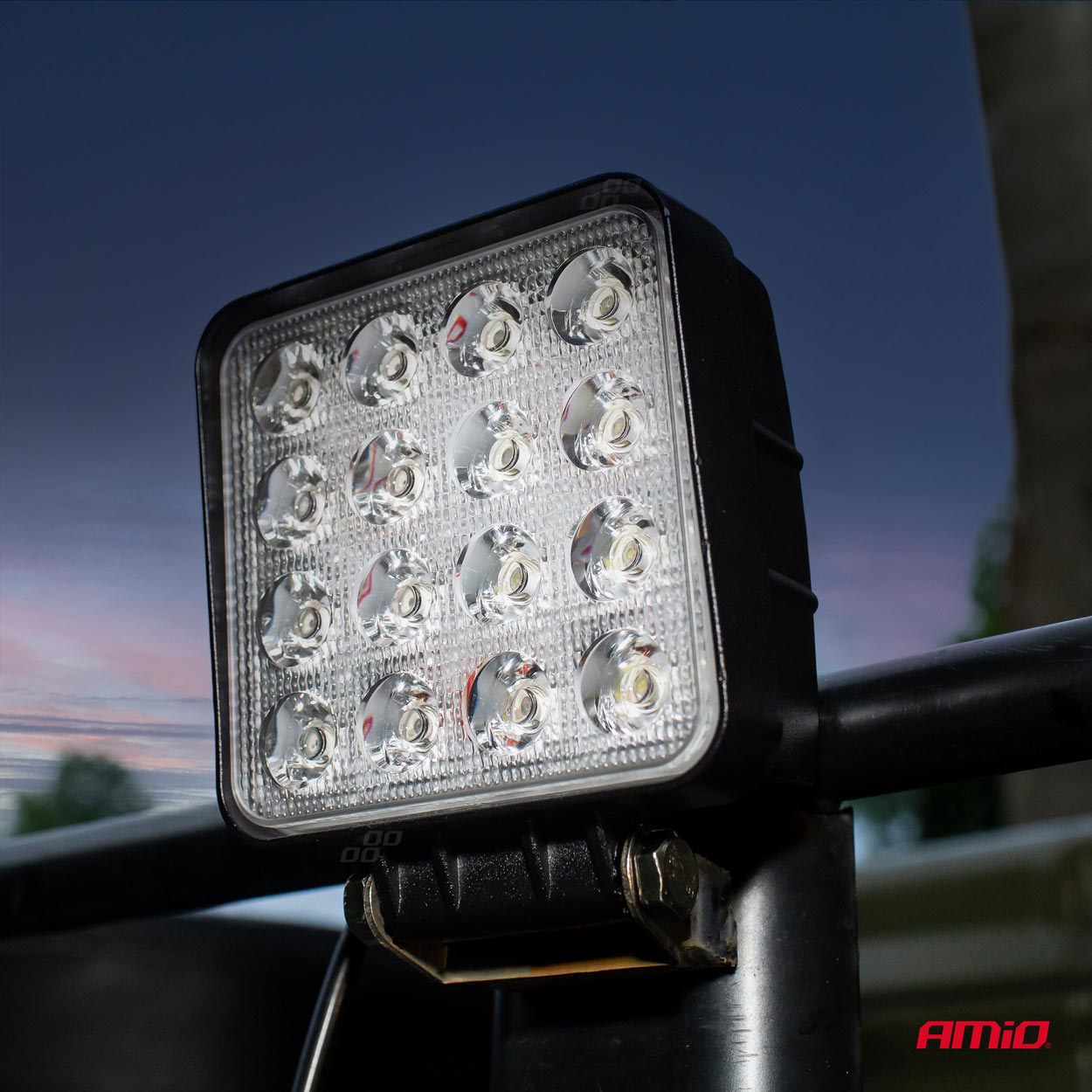 Werklamp AWL05 schuin vooraanzicht