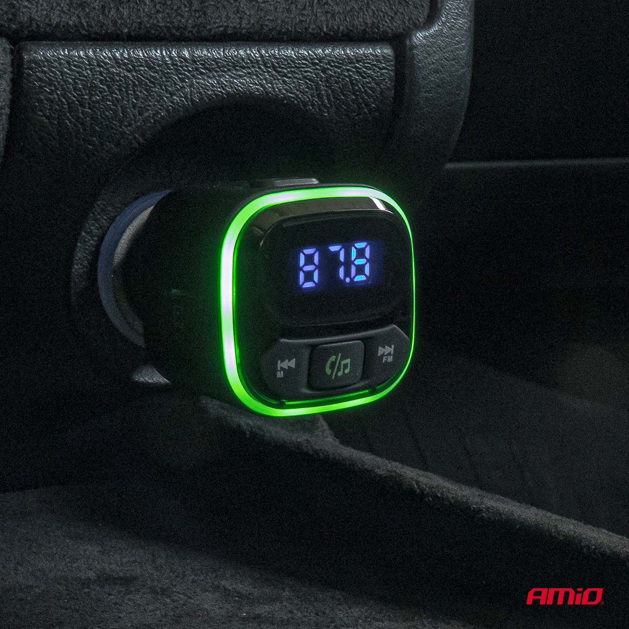 FM-transmitter med tre USB-porte til bilen