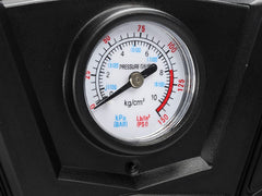 Compacte luchtcompressor met 4 adapters en LED-lamp