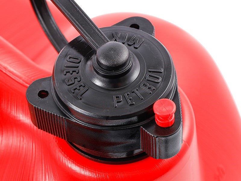 Rode ovale kunststof benzinejerrycan van 20 liter met dop en trechter