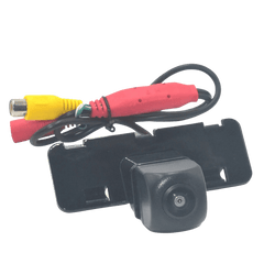 Bakkamera Suzuki Swift 03-10 høj kvalitet billede med ledninger til tilslutning