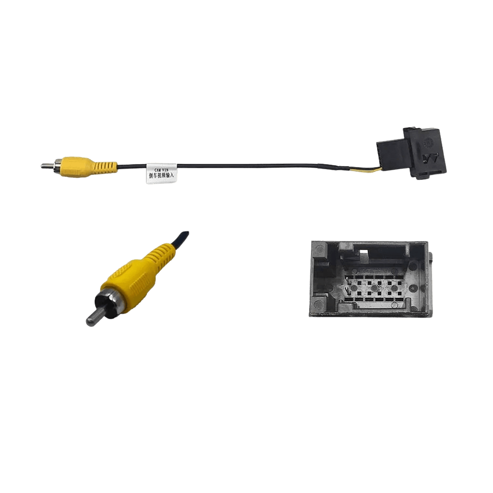 Adapterkabel Ford - Originele achteruitrijcamera op aftermarket radio, toont kabel en stekker voor video- en signaalaansluiting.