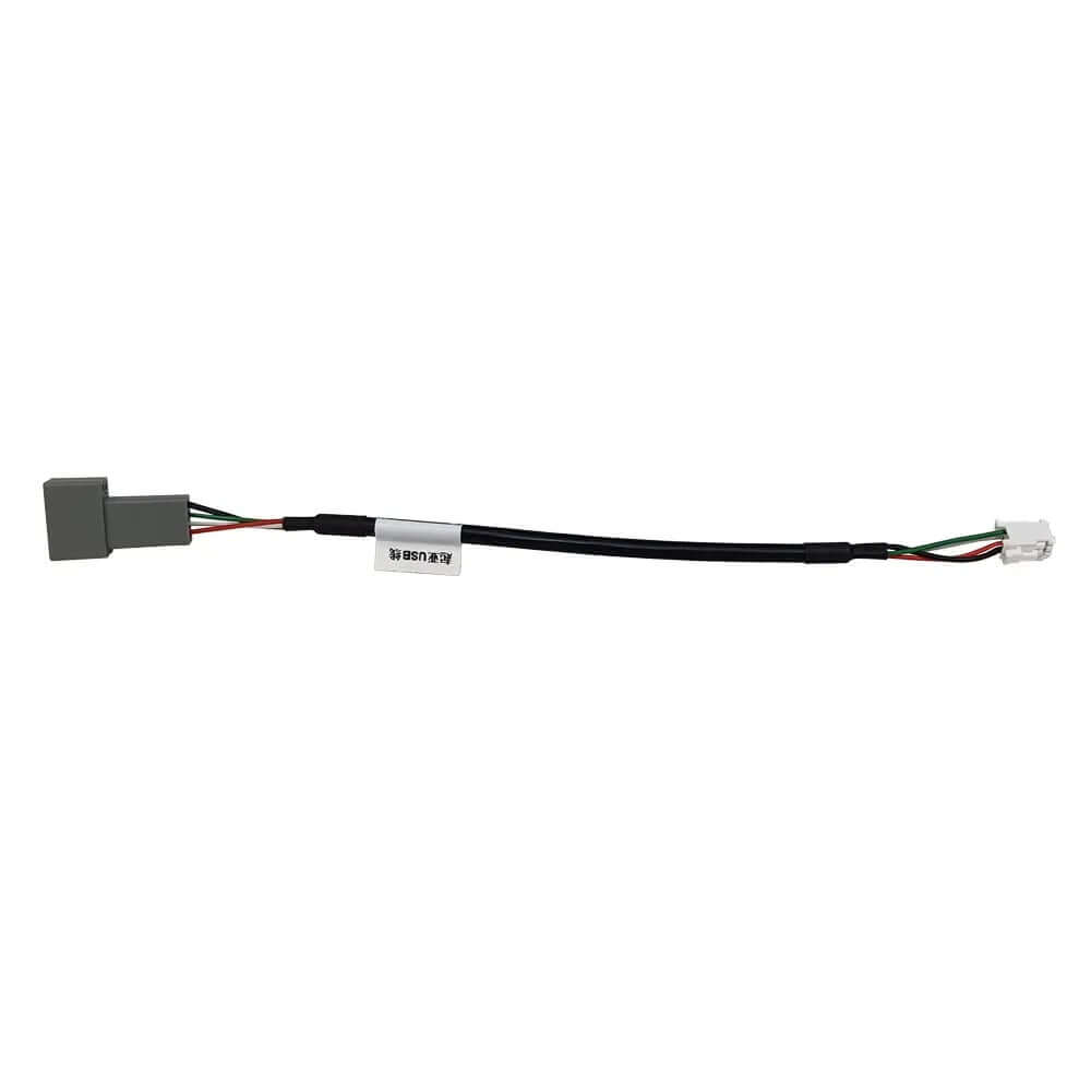 USB Adapterkabel – 4-pin stik til Kia og Hyundai, kabel til bilens radio og USB-enheder.