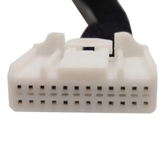 Achteruitrijcamera Dacia (kentekenverlichting) aansluiting met meerdere stekkers en kabels voor installatie van de achteruitrijcamera.