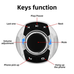 Draadloze stuurwielbediening in bekerhouder – universele afstandsbediening voor autoradio met functietoetsen.
